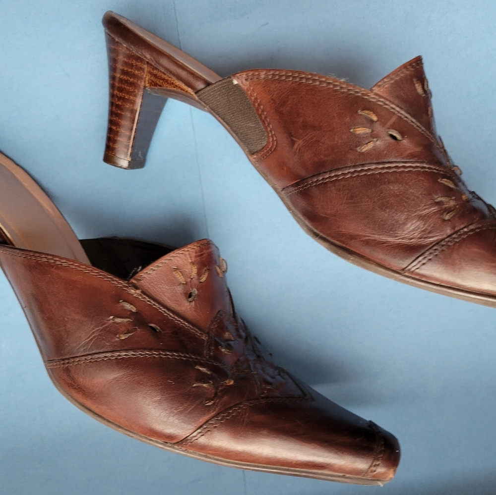 Brown leather pumps size 37